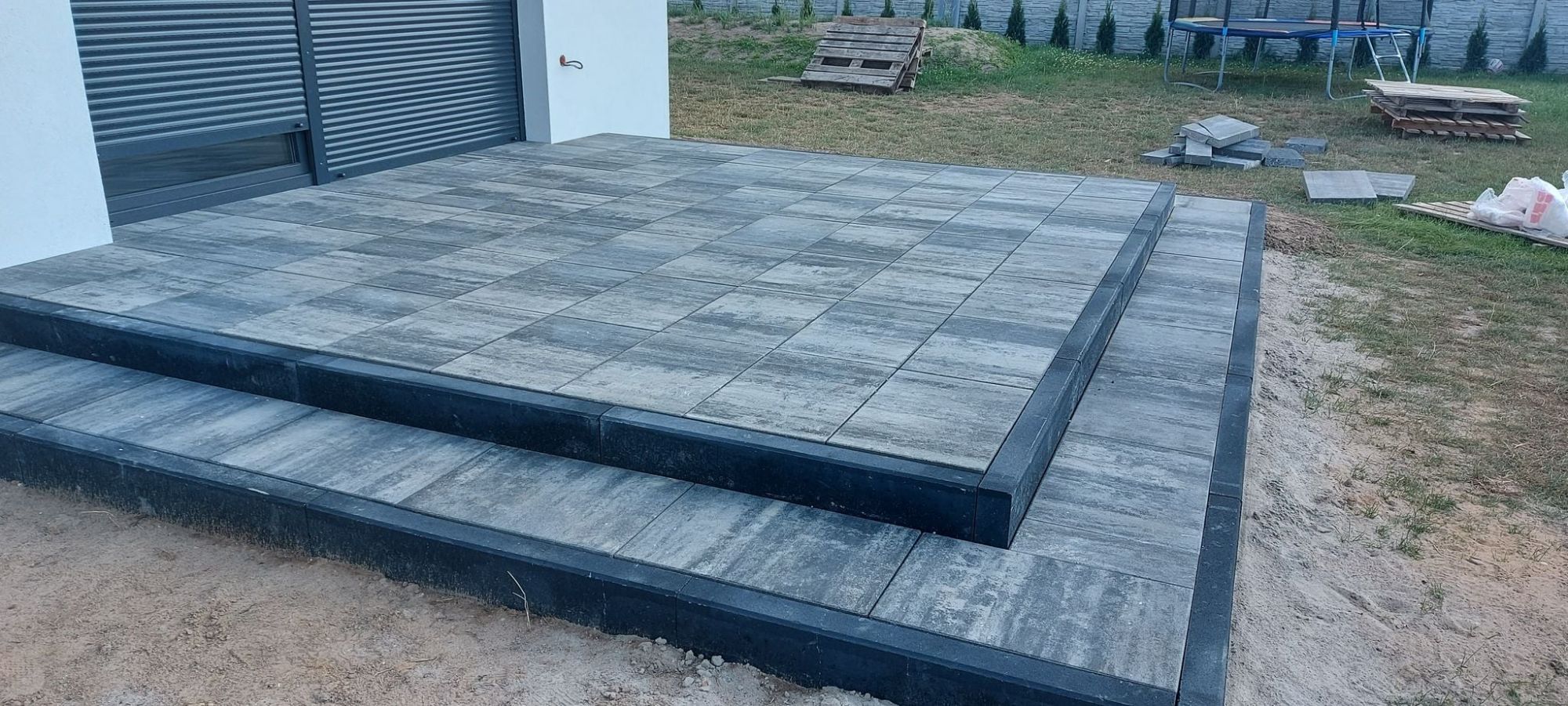 Building a raised paving-block terrace